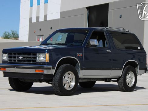 Used 1988 Chevrolet S10 Pickup 4WD image 3