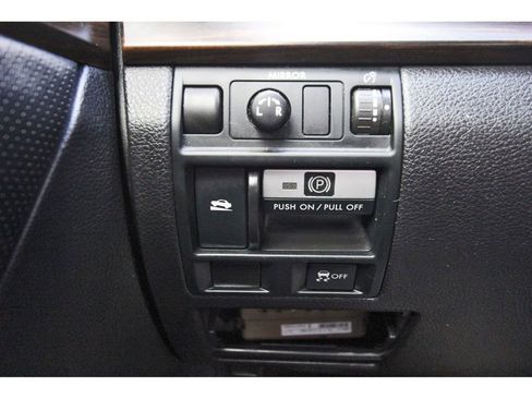 Used 2013 Subaru Outback 3.6R Limited w/ Special Appearance Pkg image 23