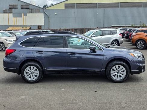 Used 2016 Subaru Outback 2.5i Premium AWD/4WD image 12