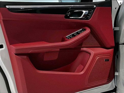 New 2026 Porsche Macan Turbo image 24