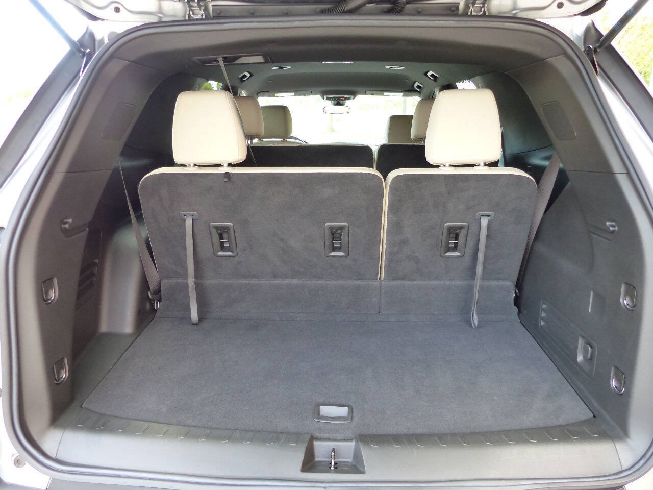 Used 2023 Chevrolet Traverse LS w/ Safety Package FWD image 39