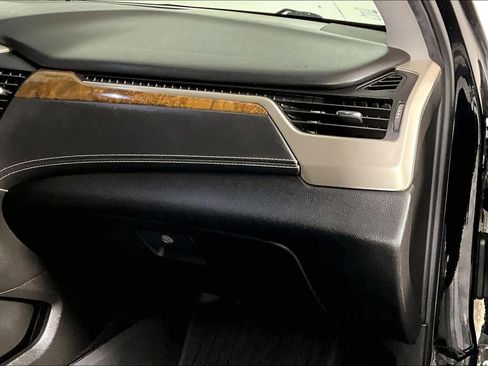 Used 2015 GMC Yukon Denali w/ Premium Package image 17