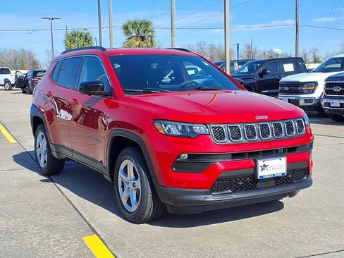 Used 2023 Jeep Compass Latitude w/ Convenience Group image 7