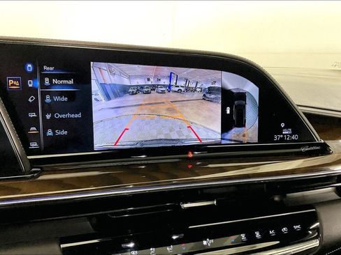 Used 2024 Cadillac Escalade ESV Sport Platinum image 31