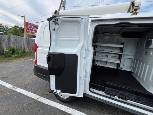 Used 2015 Ford Transit 250 130 Low Roof w/ Exterior Upgrade Package RWD image 41