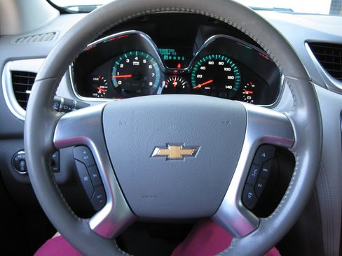 Used 2015 Chevrolet Traverse LT FWD image 10