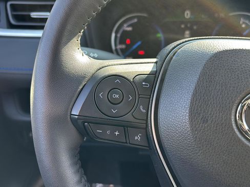 Used 2025 Toyota RAV4 XSE w/ Weather Package image 31
