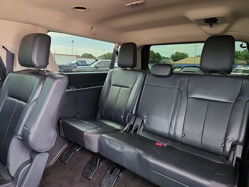 Used 2023 Ford Expedition Max XLT RWD image 5