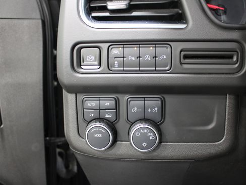 Used 2021 Chevrolet Tahoe RST w/ Luxury Package AWD/4WD image 9