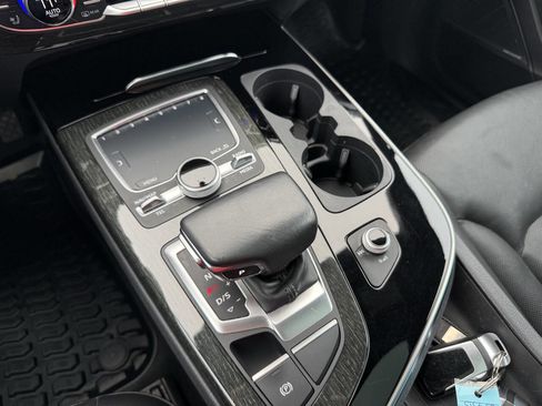 Used 2017 Audi Q7 3.0T Prestige image 32