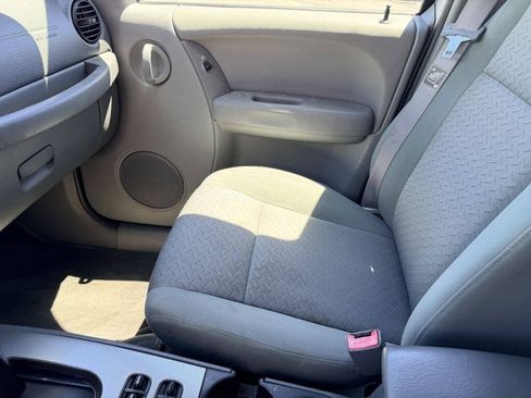 Used 2006 Jeep Liberty Renegade AWD/4WD image 12