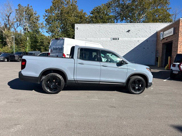 Used 2025 Honda Ridgeline Black Edition image 17