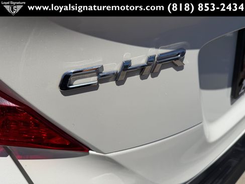 Used 2021 Toyota C-HR XLE FWD image 8
