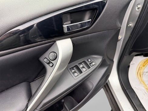 Used 2022 Mitsubishi Eclipse Cross SE image 14