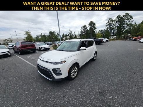 Used 2022 Kia Soul LX w/ Technology Package FWD image 5