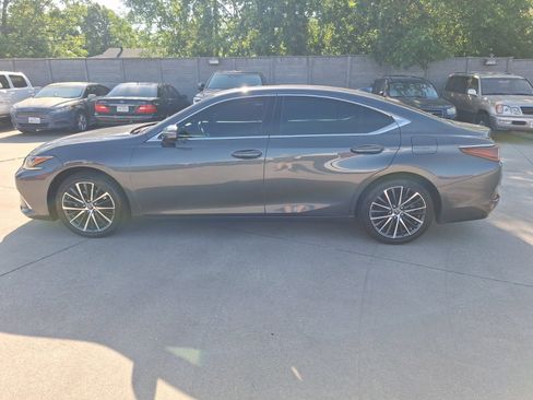 Used 2022 Lexus ES 350 w/ Premium Package FWD image 3