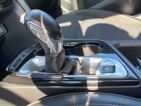 Used 2021 Buick Encore GX Select image 16