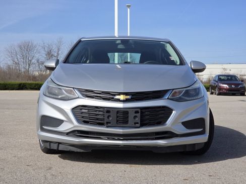 Used 2017 Chevrolet Cruze LT image 8