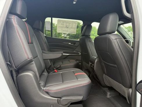 New 2026 Chevrolet Traverse RS w/ LPO, Floor Liner Package FWD image 6