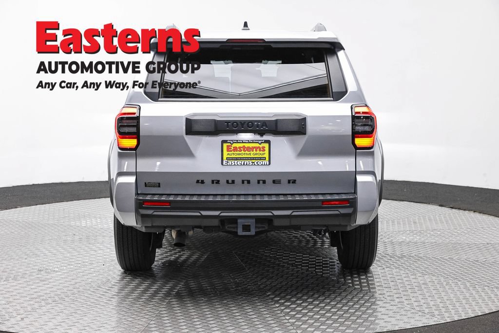 Used 2025 Toyota 4Runner SR5 AWD/4WD image 7