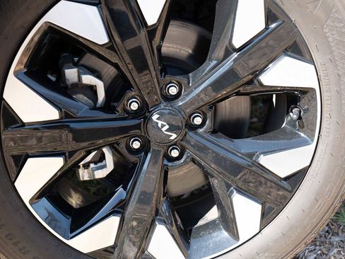 Certified 2023 Kia Sportage X-Line w/ X-Line Premium Package image 2