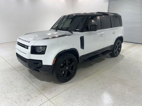 Used 2025 Land Rover Defender 110 X-Dynamic SE AWD/4WD image 1