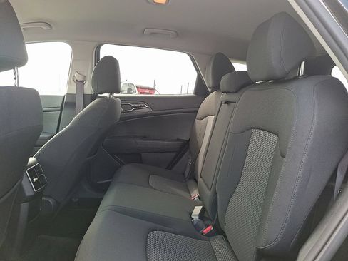 Certified 2023 Kia Sportage LX AWD/4WD image 13