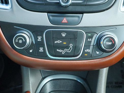 Used 2016 Chevrolet Malibu LT w/ Leather Package image 20