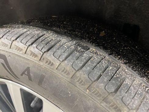 Used 2024 Nissan Pathfinder Platinum image 44