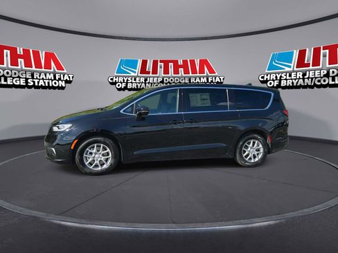 New 2026 Chrysler Pacifica Select FWD image 4