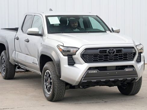 Used 2025 Toyota Tacoma TRD Off-Road image 50