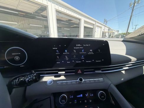 Used 2024 Hyundai Elantra SEL w/ Convenience Package FWD image 18