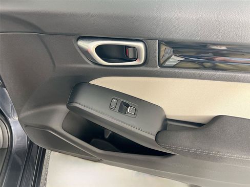 Used 2023 Honda Civic EX image 29