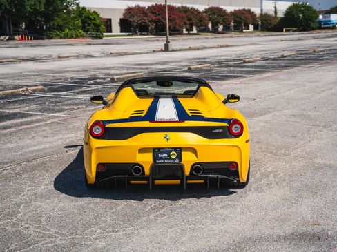 Used 2015 Ferrari 458 Speciale A RWD image 12
