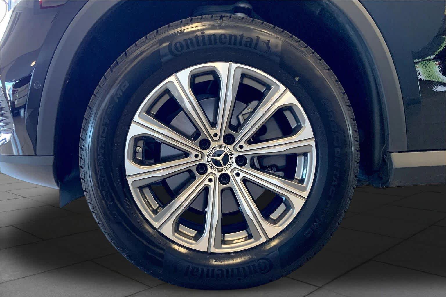 Certified 2025 Mercedes-Benz GLC 300 4MATIC image 11