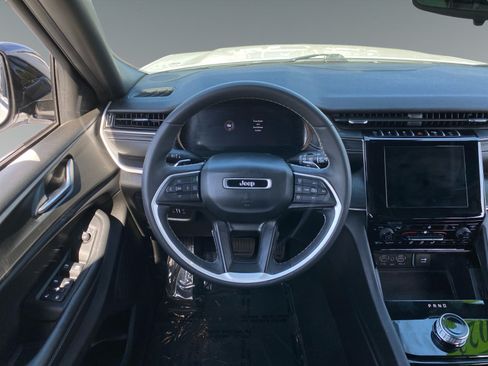 Used 2023 Jeep Grand Cherokee L Laredo AWD/4WD image 12