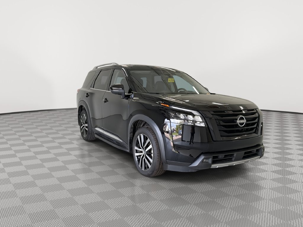 Certified 2025 Nissan Pathfinder Platinum w/ Lighting Package (N93) FWD image 3