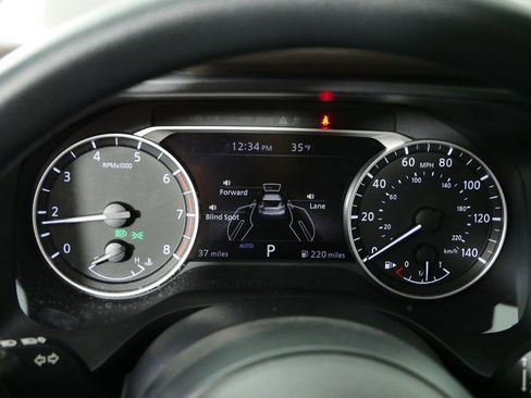 Used 2023 Nissan Rogue S image 24