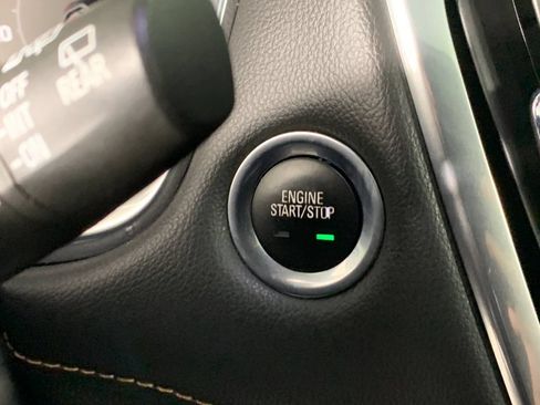 Used 2020 Chevrolet Traverse Premier w/ Redline Edition AWD/4WD image 18