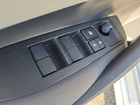 Used 2025 Toyota Corolla LE image 14