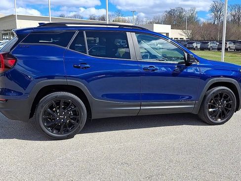 Certified 2023 GMC Terrain SLE w/ Driver Convenience Package image 9