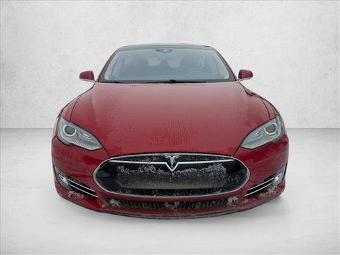 Used 2015 Tesla Model S 70 image 2