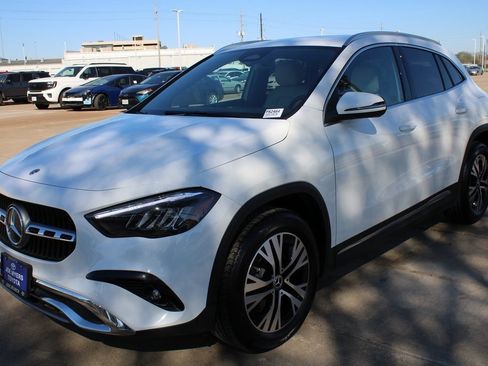 Used 2025 Mercedes-Benz GLA 250 4MATIC image 3