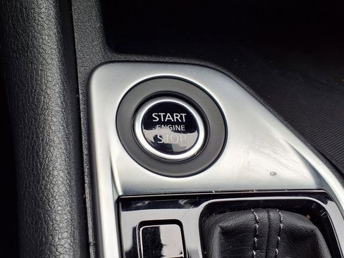 Used 2025 Nissan Sentra SV image 21