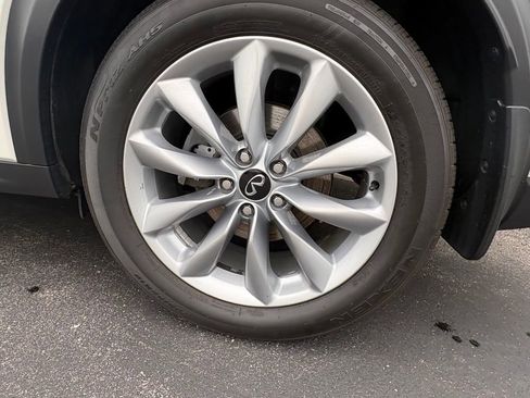 Used 2020 INFINITI QX50 Essential w/ Convenience Package AWD/4WD image 9