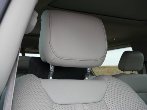 Used 2023 Jeep Wagoneer Series II w/ Premium Group I image 23