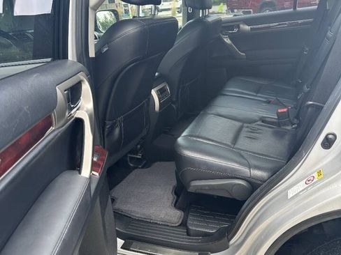 Used 2011 Lexus GX 460 w/ Comfort Plus Pkg AWD/4WD image 13