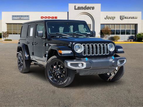 Used 2024 Jeep Wrangler Unlimited Sahara AWD/4WD image 1