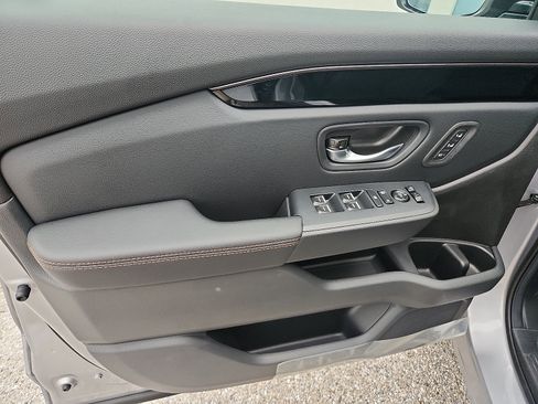 New 2025 Honda Pilot TrailSport image 8