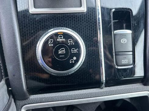 Used 2023 Mitsubishi Outlander SE Black Edition image 21